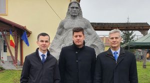 Read more about the article Szülőhelyén szobrot avattak Lőrincz Mártonnak
