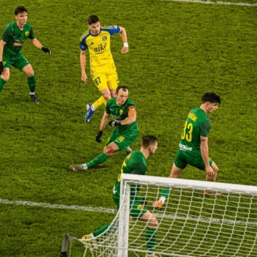 Vert helyzetből felállva ikszelt a Kassa!