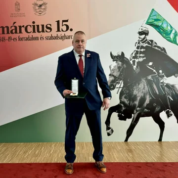 Állami kitüntetést kapott Csabai Atilla
