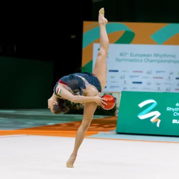 Ritmikus gimnasztika – Pigniczki Fanni 16., Wiesner Hanna Panna 20. Taskentben