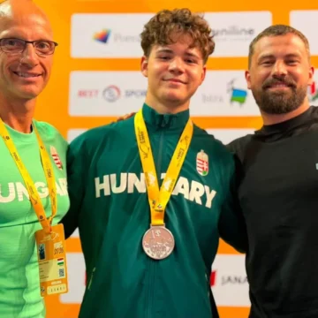 Két érem a poreci karate ifjúsági világkupán Két érem a poreci karate ifjúsági világkupán