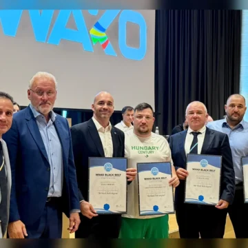 Magyar kick-boxos sportvezetőket tüntetett ki a világszövetség Magyar kick-boxos sportvezetőket tüntetett ki a világszövetség