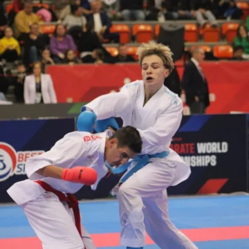 Ezüstérmet nyert a Bagi Ádám a rekordlétszámú karate vb-n Ezüstérmet nyert a Bagi Ádám a rekordlétszámú karate vb-n